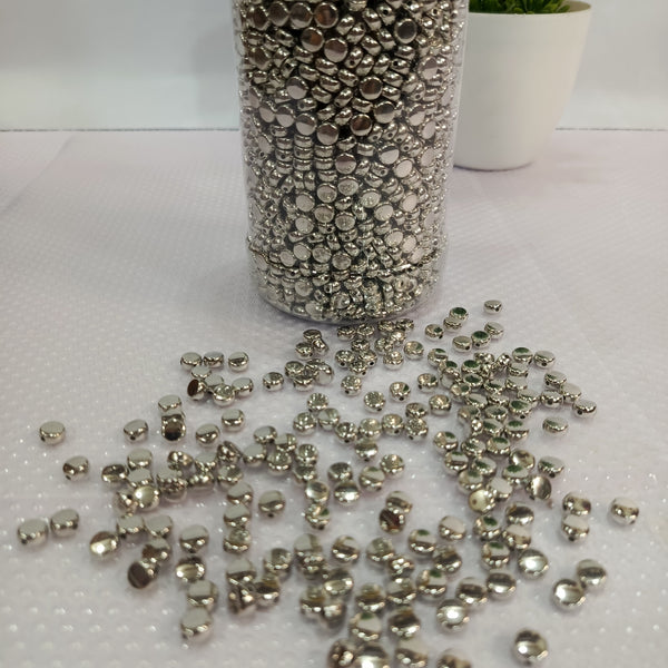 Flat spacer beads