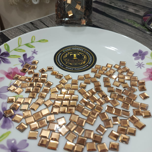 Square shaped mirror