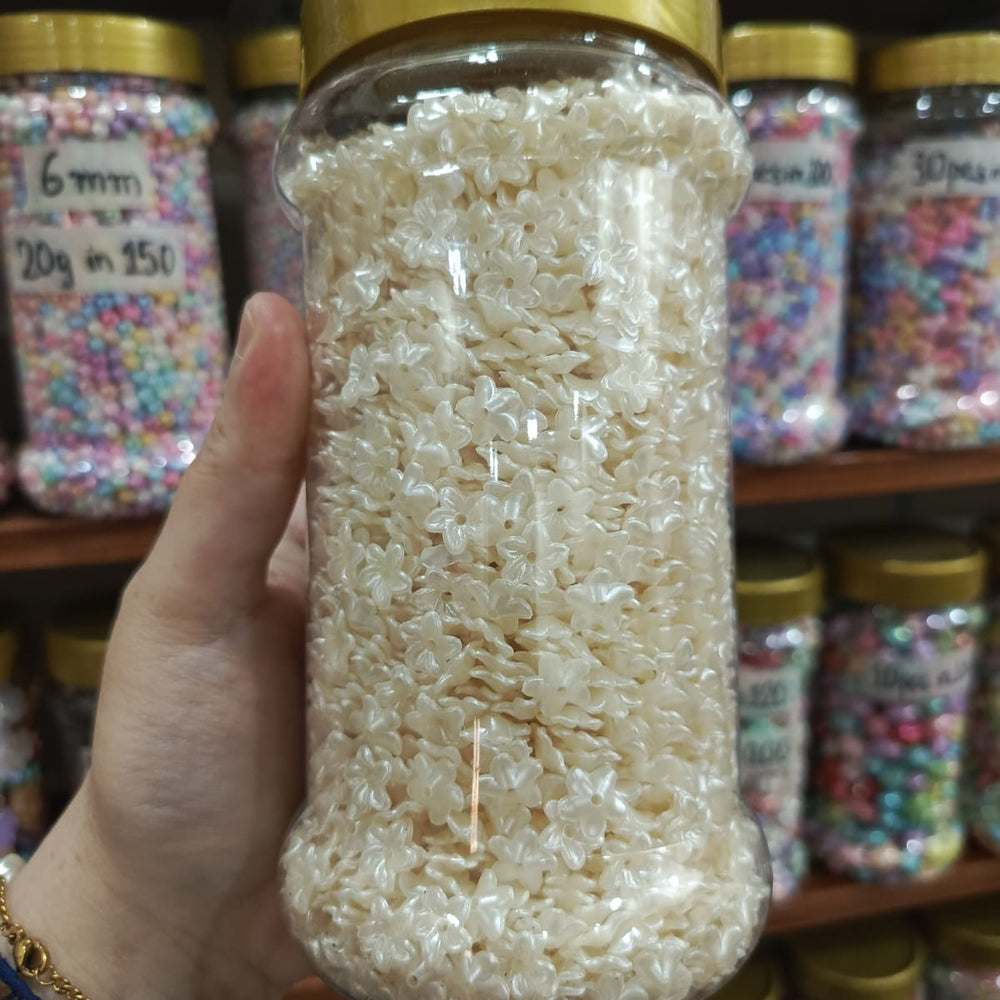 Pearl flowers 50pcs in 100 - Pearls Pakistan